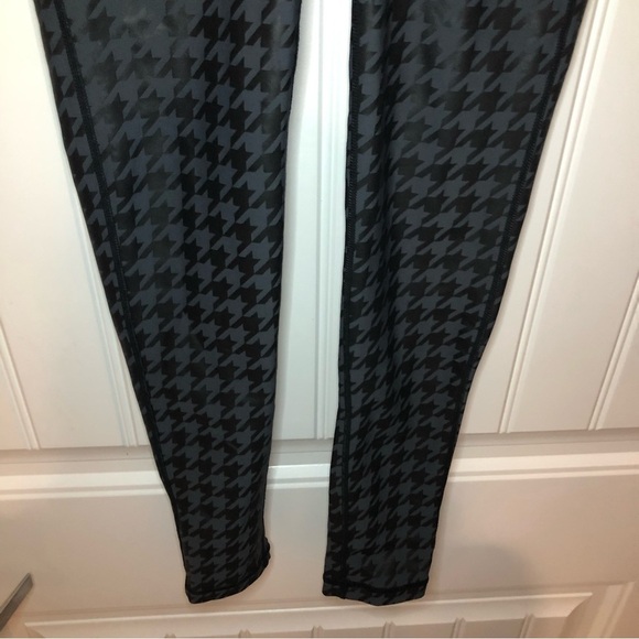 Mono B Black & Gray Checkered Print Leggings Size Small - Picture 3 of 8